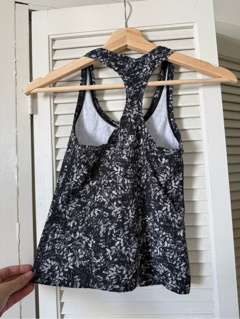 Lululemon Women's Black & White Patterned Racerback Tank Top - Picture 4 of 5